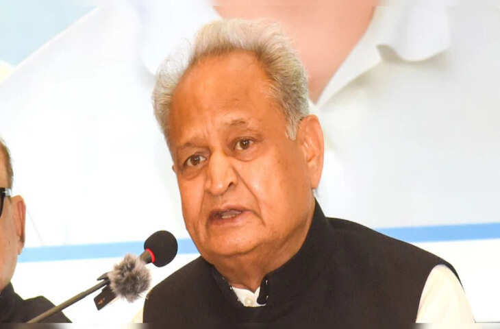 बांग्&zwj;लादेश में ह&zwj;िंदुओं पर हो रहे अत्&zwj;याचार पर अशोक गहलोत दुखी, सोशल मीड&zwj;िया पर लिखा- मानवता पर कलंक