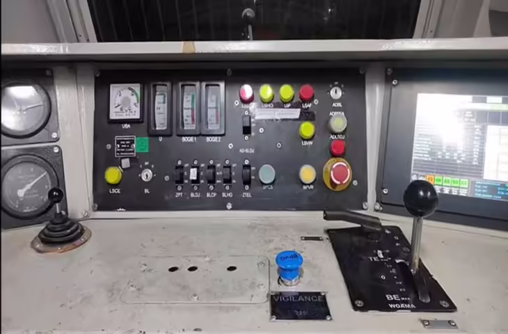 चलती ट्रेन में लोको पायलट को झपकी आने पर अब खुद रुक जाएगी गाड़ी, नया विजिलेंस डिवाइस सक्रिय