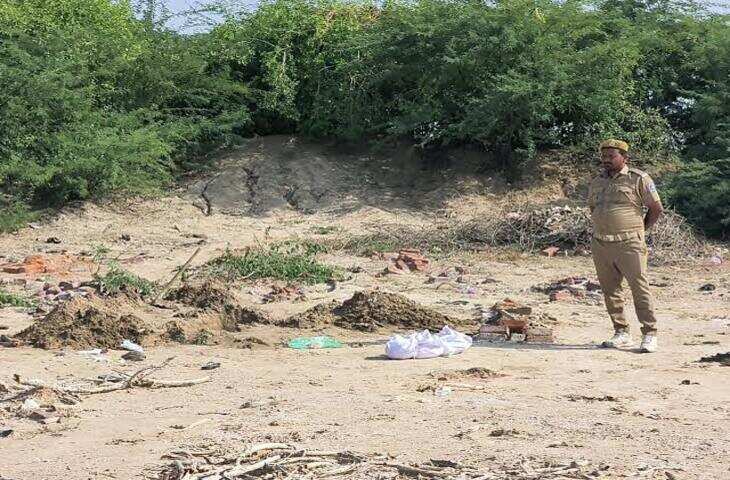 गुजरात में पिता ने 2 साल के बेटे पर पेट्रोल डालकर जिंदा जलाया, वीडियो में जाने अस्पताल ले गया तो डॉक्टरों ने मृत घोषित किया