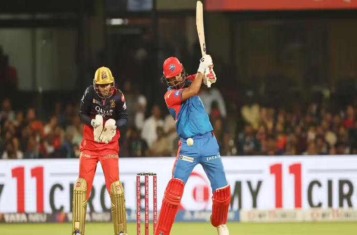 RCB vs DC Live Score Updates: दिल्ली कैपिटल्स को लगा चौथा झटका, अर्धशतक बनाकर पवेलियन लौटे KL Rahul&nbsp;