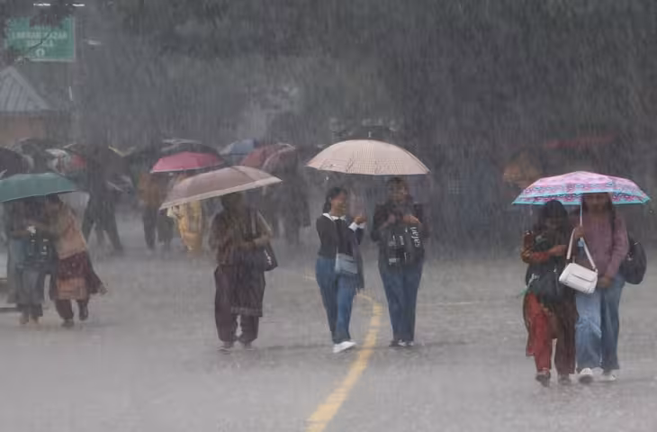 हिमाचल में फिर बदलेगा मौसम, भारी बारिश का येलो अलर्ट जारी; कई इलाकों में बढ़ सकती है परेशानी