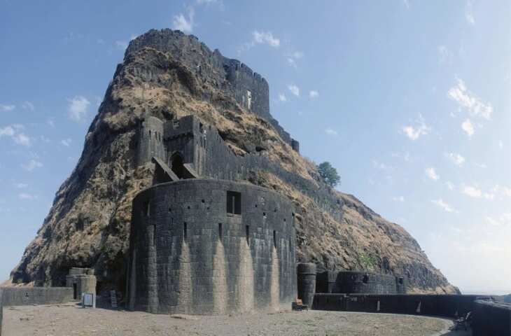 केतन मर्डर केस से सुर्खियों में आया लोहागढ़ किला, जानिए कब बना था, किसने बनवाया और क्या हैं इससे जुड़े रहस्यमयी किस्से