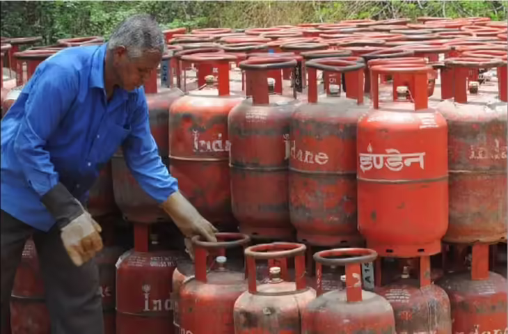 LPG Price Update: जयपुर ₹916, पटना ₹1002, जानें आपके शहर में गैस सिलेंडर की कीमत कितनी बदली
