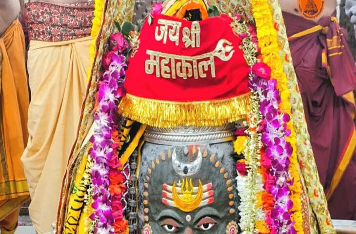 📰 श्री महाकालेश्वर मंदिर में डिजिटल युग की शुरुआत, वीडियो में देंखे अन्न क्षेत्र में अब ऑनलाइन दान की सुविधा