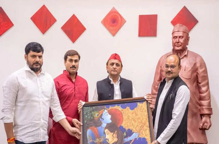 कफ सिरप मामला: सामने आई अखिलेश संग आरोपी की फोटो, CM योगी ने विधानसभा में किया था जिक्र