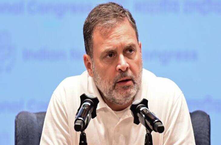 SIR पर चुनाव आयोग में रार: 2 आयुक्तों ने 14 बार उठाए सवाल, Rahul Gandhi बोले- 'संविधान पर हमला बर्दाश्त नहीं'