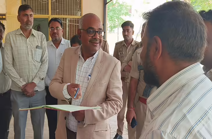 पीडब्ल्यूडी में अनुपस्थित मिले 7 कर्मचारी ,डीएम ने जताई नाराजगी ,रोका जाएगा वेतन