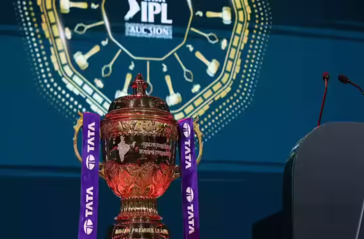 बड़ी भविष्यवाणी! पूर्व क्रिकेट दिग्गज ने बताया IPL 2026 फाइनल में RCB-MI नहीं ये टीम पहुंचेगी ट्रॉफी तक
