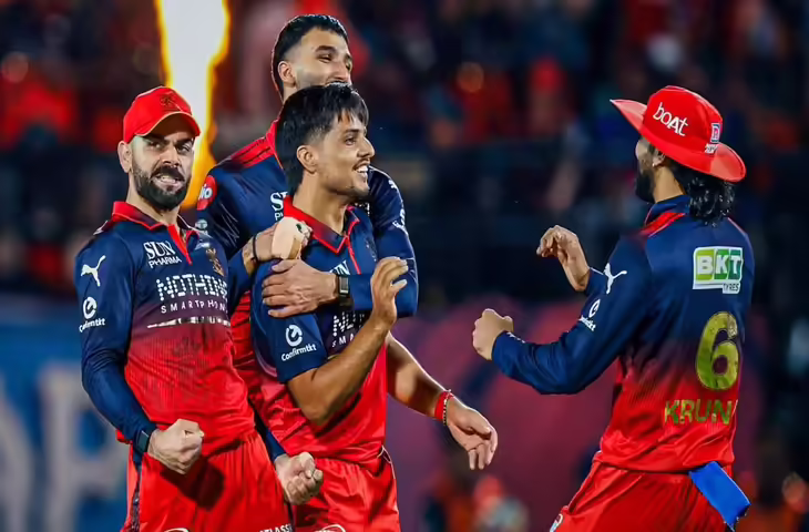 'कोई बोला गंजा हो जाऊंगा, तो कोई कर रहा आरती...' RCB के फाइनल में पहुँचने पर सोशल मीडिया पर वायरल हो रहे मजेदार वीडियो&nbsp;