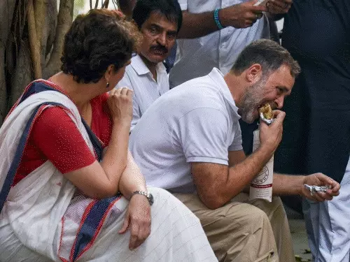 Rahul Gandhi Protest: 48 घंटे में 14 घंटे सड़क पर राहुल गांधी, SIR के विरोध में दो दिन लगातार प्रदर्शन