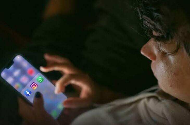 अमेरिका में बच्चों-टीनेजर्स के लिए Facebook और Instagram पर रात में रोक, रोजाना इस्तेमाल की भी होगी लिमिट
