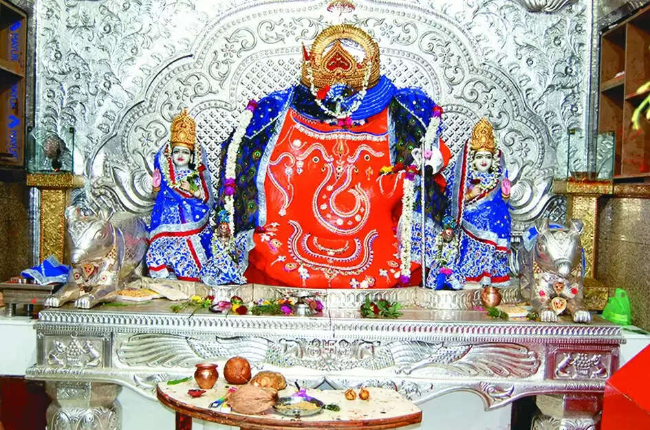  Khajrana ganesh mandir a famous temple of indore