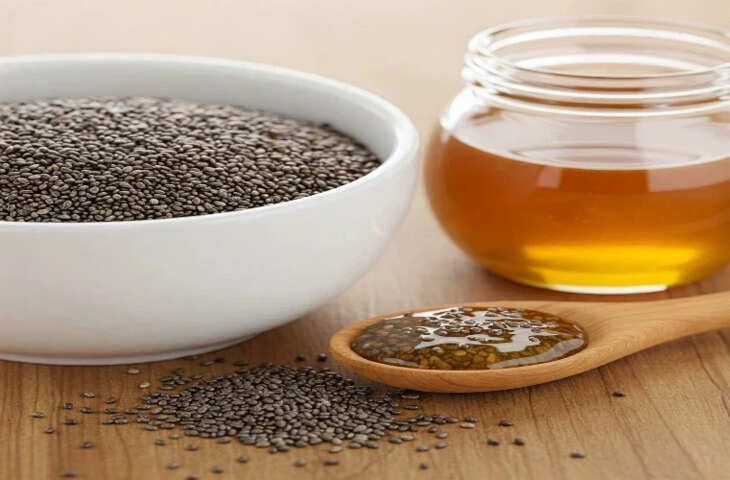 ड्राई स्किन से लेकर पिंपल तक चिया सीड्स में है हर समस्या का हल! जानिए स्किन के लिए कैसे होते हैं फायदेमंद