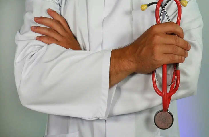दमोह में फर्जी डॉक्टरों का बड़ा खुलासा: फर्जी MBBS डिग्री पर नौकरी कर रहे 3 आरोपी गिरफ्तार, स्वास्थ्य व्यवस्था पर सवाल