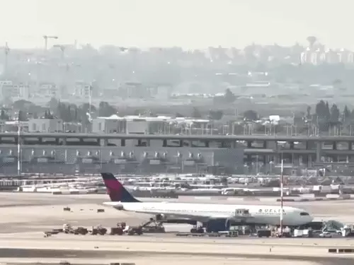 Israel Flight Security: तेल अवीव पहुंची अमेरिकी फ्लाइट को बम की धमकी, इजराइल ने विदेशी पायलटों के लिए सख्त किए नियम