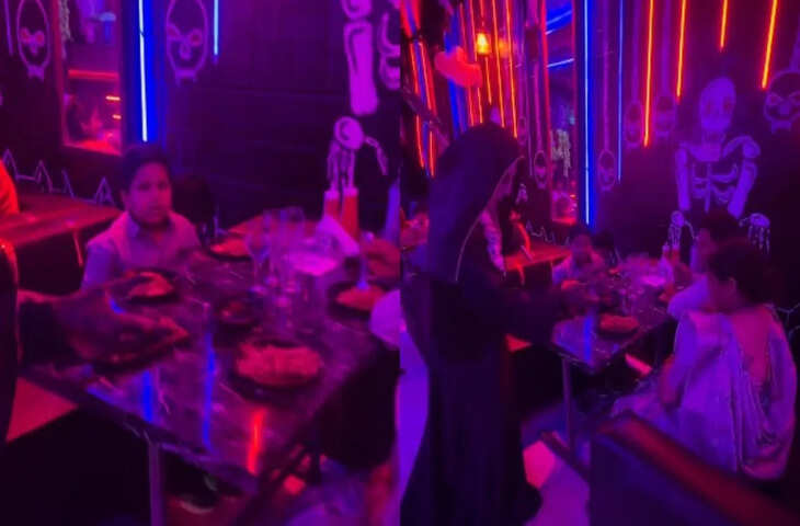 📰 रेस्टोरेंट में रोते बच्चे का वीडियो वायरल, लोगों ने दिए अलग-अलग रिएक्शन