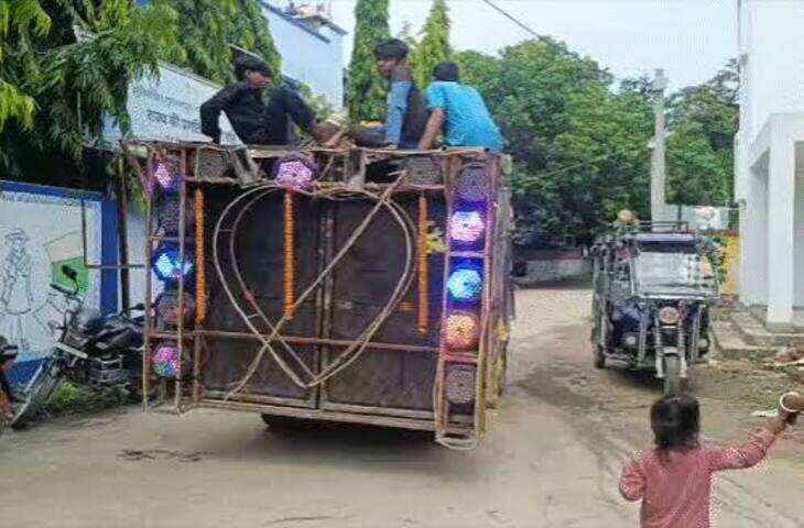 बेगूसराय में बेटी के जन्म पर अनोखा जश्न, पूरे गांव ने दिया स्वागत का संदेश