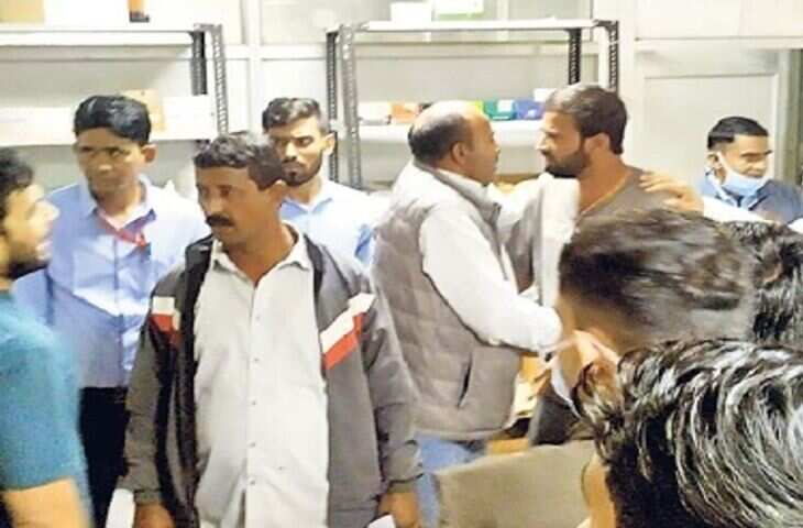 अजमेर के जेएलएन अस्पताल में मरीज की मौत पर बवाल, वीडियो में देखें रेजिडेंट डॉक्टर पर मारपीट का आरोप