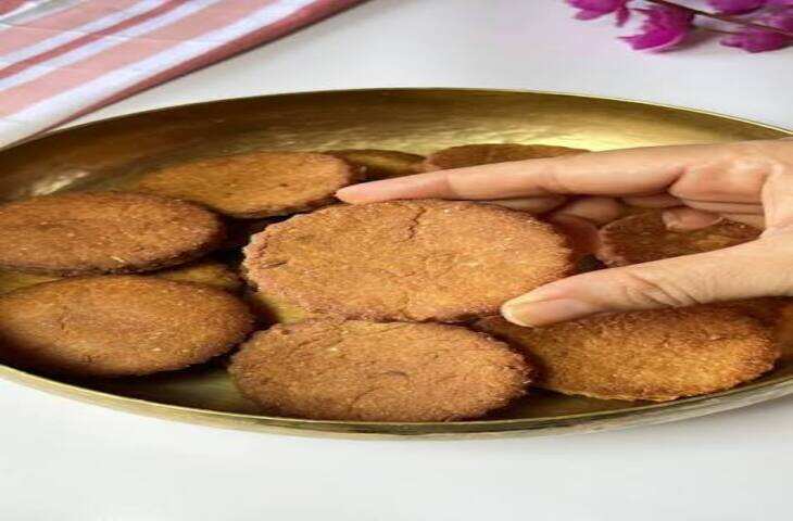 Butter Cookies Recipe: गेहूं के आटे से घर पर बनाएं गुड डे जैसे कुरकुरे बटर बिस्कुट, आसान है तरीका