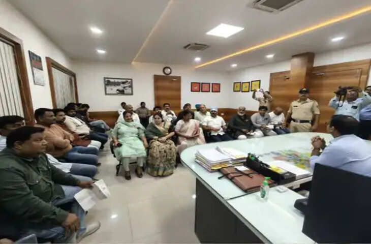 नामांतरण घोटाले से सड़कों के गड्ढों तक कांग्रेस ने निगम कमिश्नर को घेरा, दोषियों पर कार्रवाई की मांग