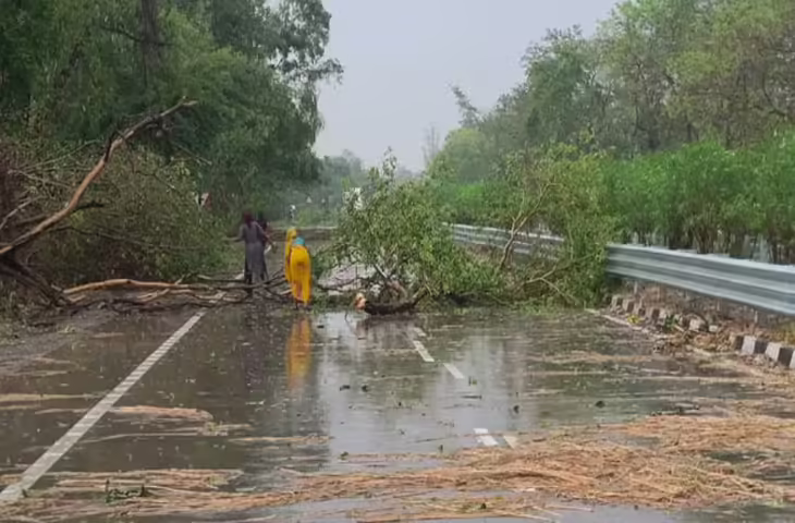 अगले कुछ घंटों में यूपी के 45 जिलों में वज्रपात और गरज-चमक की चेतावनी, देखें IMD का लेटेस्ट अपडेट