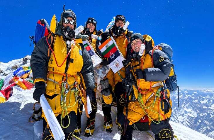 दुनिया की सबसे ऊंची चोटी पर भारत का परचम! BSF की महिला टीम ने Mount Everest फतह कर लिखा नया इतिहास