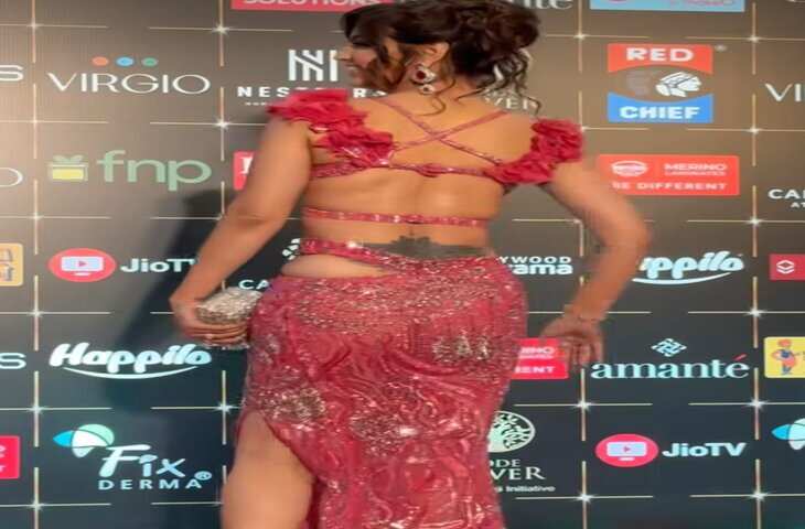 VIRAL VIDEO: स्टेज पर एक्ट्रेस आकांक्षा पुरी से फैन ने पूछा टैटू को लेकर पर्सनल सवाल, फिर जो हुआ देख दंग रह गए लोग