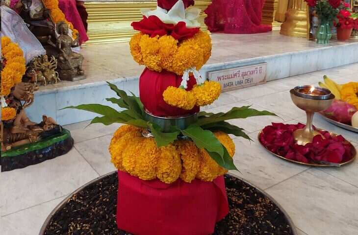 Navratri Ghatsthapna Vidhi: नवरात्रि के पहले दिन कलश स्थापना कैसे करें? यहाँ जाने पूजा सामग्री और स्टेप-बाय-स्टेप विधि&nbsp;