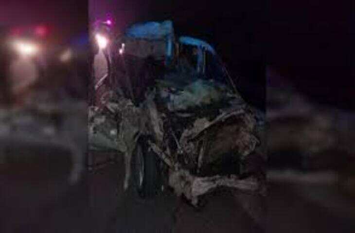 महाकालेश्वर दर्शन को निकले खोड़ा के युवकों की सड़क हादसे में मौत, दौसा में ट्रक से टकराई कार