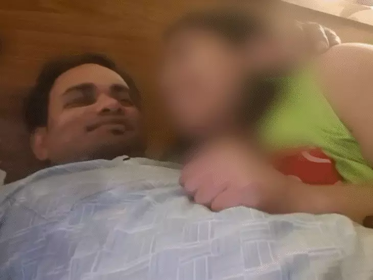 ASI, डॉक्टर और साध्वी समेत 50 से ज्यादा महिलाओं के अश्लील वीडियो बनाने का आरोप: सोशल मीडिया पर दोस्ती कर स्क्रीन रिकॉर्डर से करता था रिकॉर्डिंग