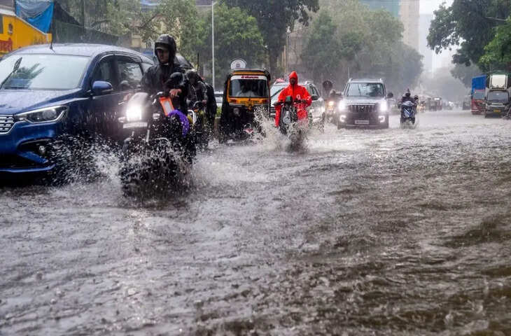 IMD Weather Alert: 13 राज्यों में भारी से अति भारी बारिश की चेतावनी, बाढ़ का खतरा बढ़ा, जानें यूपी, दिल्ली और बिहार का ताजा अपडेट