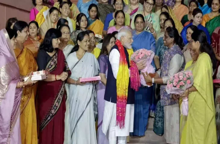 Women Reservation Bill Update: केंद्र ने ड्राफ्ट को दी हरी झंडी, 816 लोकसभा सीटों में 273 महिलाओं के लिए आरक्षण तय​​​​​​​