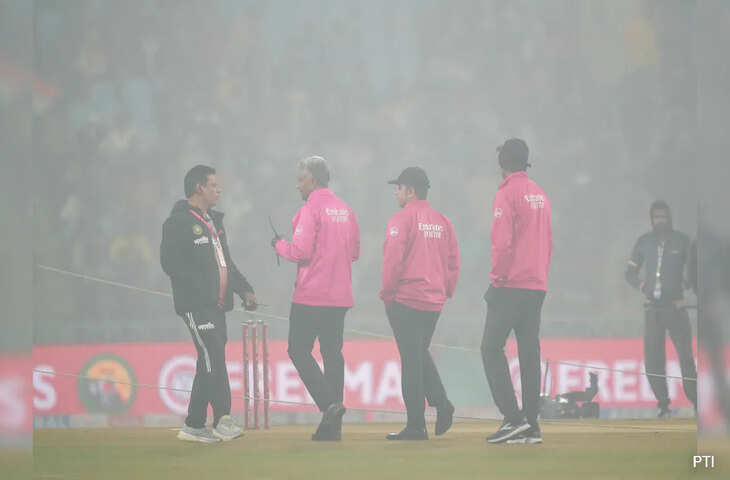 धुंध ने बिगाड़ा खेल का मज़ा! लखनऊ में भारत-दक्षिण अफ्रीका चौथा टी20 मुकाबला रद्द, ऑडियंस में भड़का गुस्सा&nbsp;