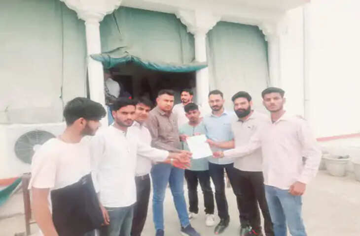 Jhunjhunu DYFI का प्रदर्शन, कहा-प्रतियोगी परीक्षा की तैयारी लिए नहीं मिल रहा समय