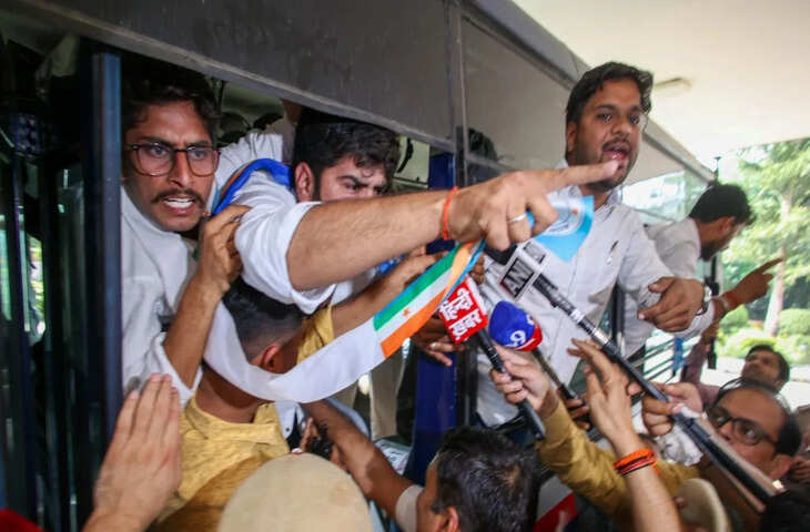 NEET पेपर खरीदकर पास होने का दावा: मार्कशीट में कम नंबरों ने खोली &lsquo;पेपर लीक&rsquo; की पोल, जांच के घेरे में मामला