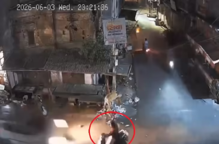 मेरठ में तेज रफ्तार कार का कहर: सैलून संचालक को टक्कर मार फरार हुआ चालक, हालत गंभीर