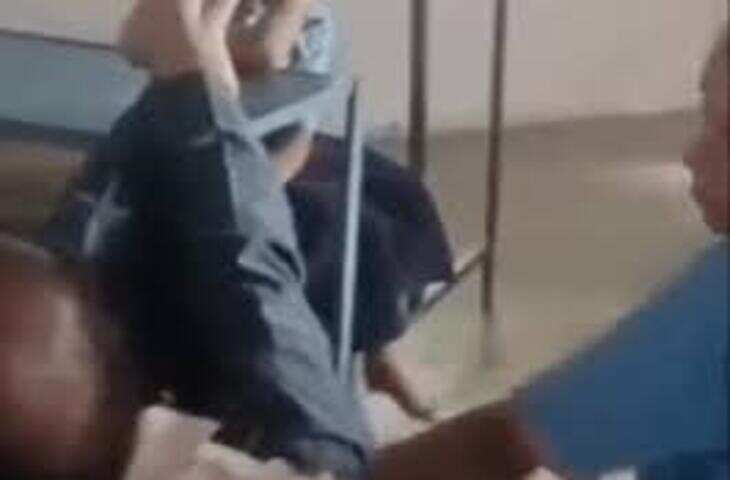 मैडम जी की नवाबी: स्कूल की छात्राओं से करवा रहीं ताबड़तोड़ तेल मालिश, वीडियो वायरल