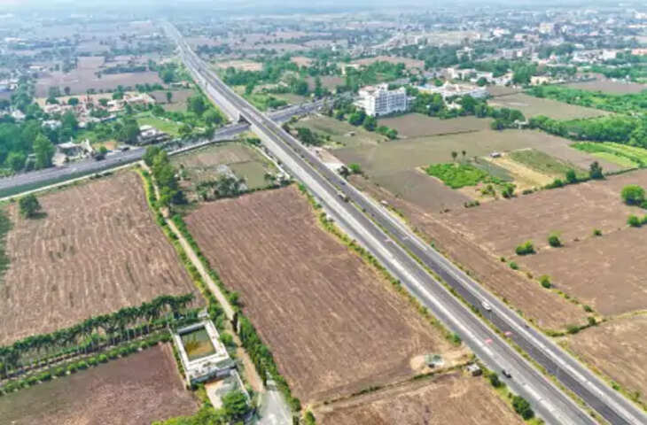 सिंहस्थ के लिए 1352 करोड़ में बना देवास-बदनावर हाईवे सवालों के घेरे में, तपोभूमि चौराहे पर उल्टी दिशा में चल रहे वाहन