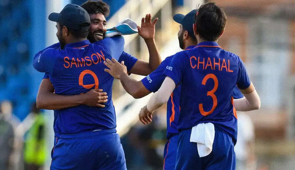 mohammad  siraj  sanju samson-0000011