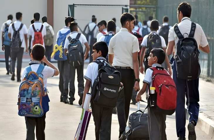 स्कूल में शर्मनाक घटना! अहमदाबाद में छात्र पर हिंसा, टीचर के थप्पड़ से फटा कान का पर्दा, FIR हुई दर्ज