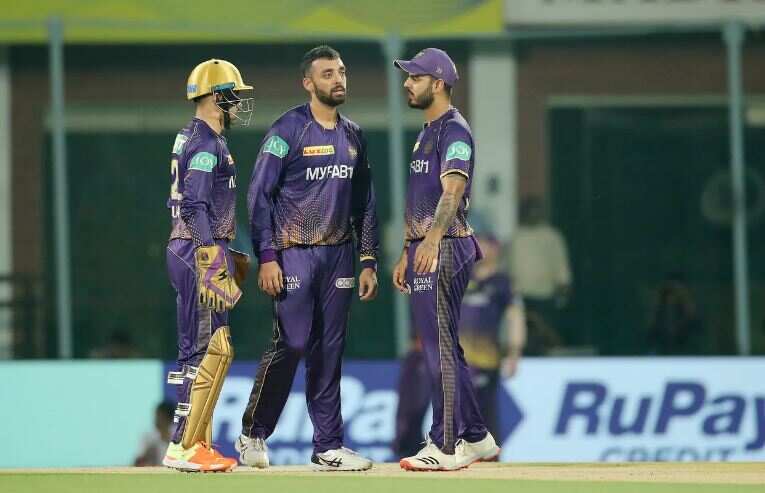 "kkr---111111111" "csk-1--11--1113331222" "csk-1--11--111333" "csk-1--11--111111" 