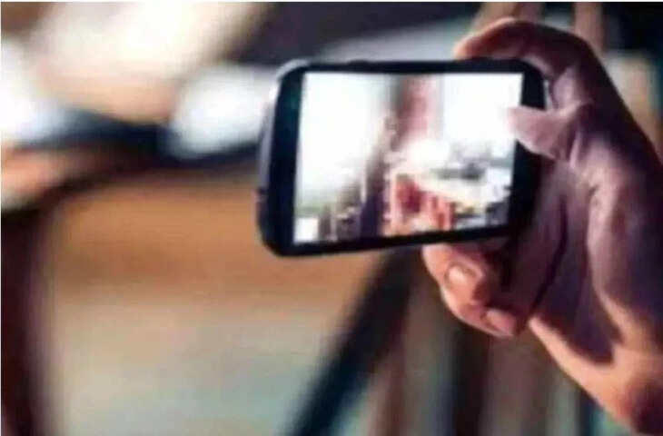 भाभी से सेक्स कर बनाता था अश्लील वीडियो, फिर ब्लैकमेल किया, पति ने देखा गंदा खेल तो सामने आई दरिंदगी की कहानी