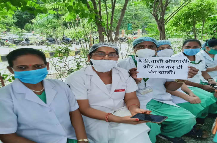  वेतन में देरी को लेकर डीएमसीएच की 1,000 नर्सें हड़ताल पर