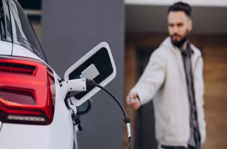 दिल्ली सरकार ने PM ई-ड्राइव योजना के तहत नई EV Policy 2.0 लागू की