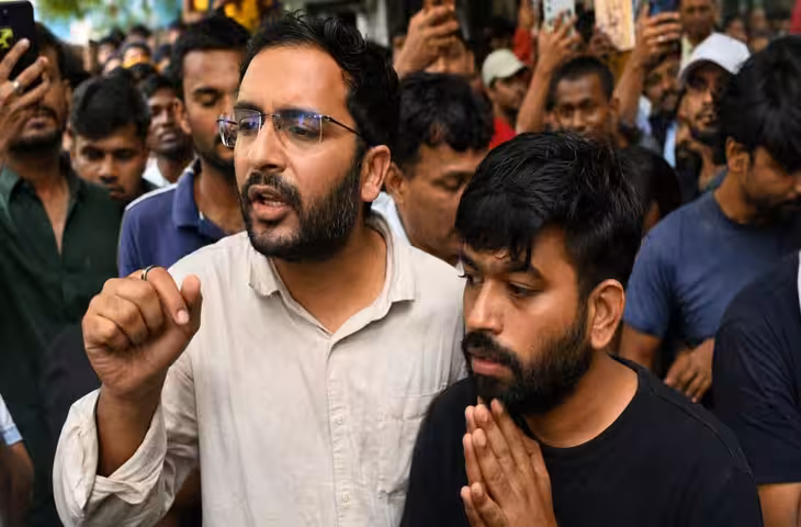 राजस्थान यूनिवर्सिटी पर कॉकरोच जनता पार्टी का अल्टीमेटम: वीडियो में जाने 3 महीने में सुधार नहीं हुआ तो कुलगुरु के इस्तीफे को लेकर आंदोलन