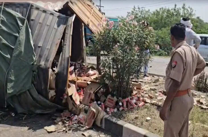झांसी में बीयर कंटेनर और मिर्ची ट्रक की जोरदार भिड़ंत, हो न जाए लूट&hellip; तैनात हुई पुलिस