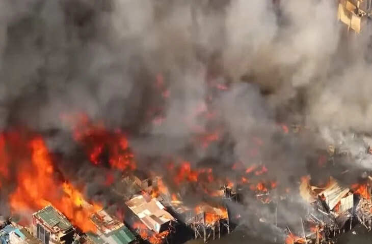 फिलीपींस की राजधानी में भीषण आग से मचा हाहाकार! सैकड़ों घर खाक 500 लोग बेघर, यहाँ अग्निकांड क्यों है आम बात ?