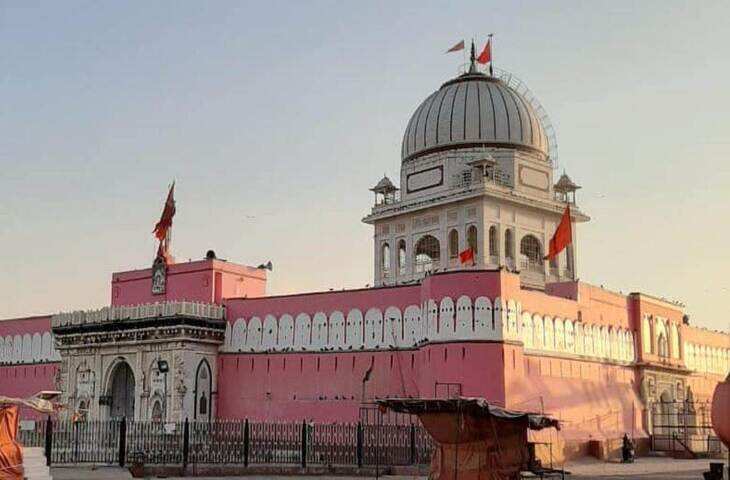 चूहों वाला ये मंदिर बन चुका है विदेशी टूरिस्ट्स की पहली पसंद, वीडियो में जानिए क्यों यहां खींचे चले आते है विदेशी सैलानी&nbsp;