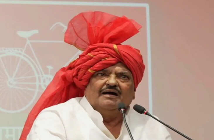 यूपी की सियासत में राजपाल सैनी का बड़ा फैसला, BJP छोड़ बेटे शिवान और समर्थकों संग सपा में हुए शामिल