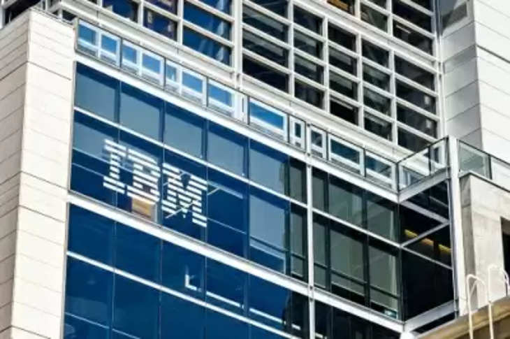 IBM ने की 3,900 कर्मचारियों की छंटनी
